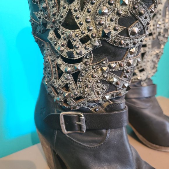 Rare Frye Ilana Deco Black Studded - Size 10 - Picture 4 of 9